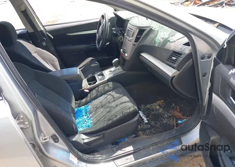 2014 Subaru Outback 2.5I Premium z USA, uszkodzony, nr VIN 4S4BRBCC9E3286870